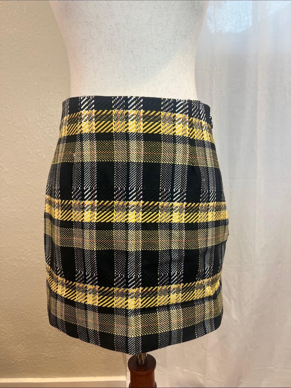 GREY LAB Black and Yellow Plaid Tweed Mini Skirt. Size M. NWT